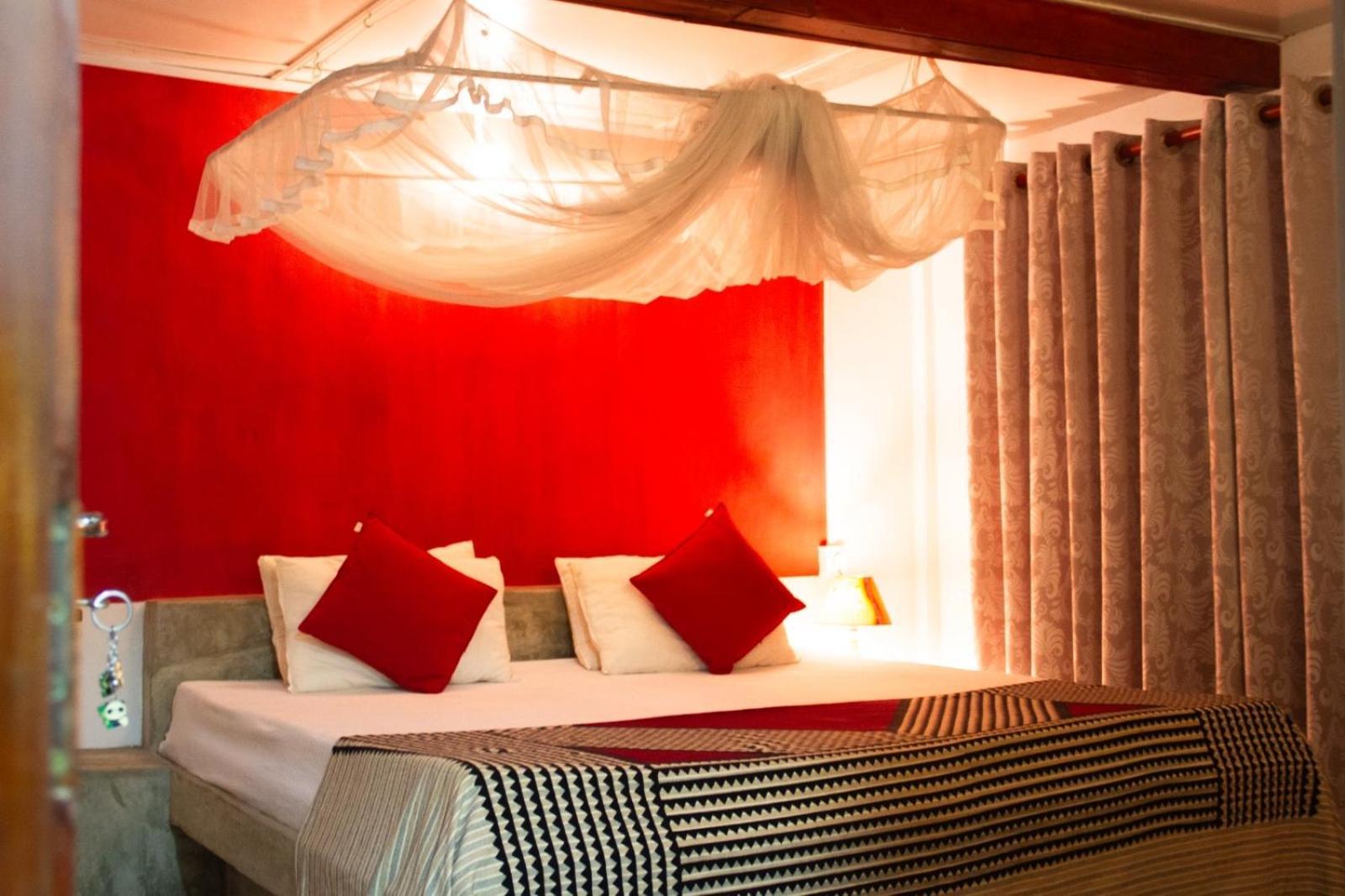Wattarantenna Bungalow Kandy Bagian luar foto